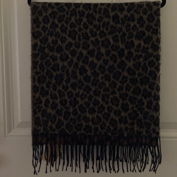 Primo Filo Italia 70 x 32" Soft & Warm Brown Animal Print Scarf/Wrap/NEW! - Picture 2 of 4